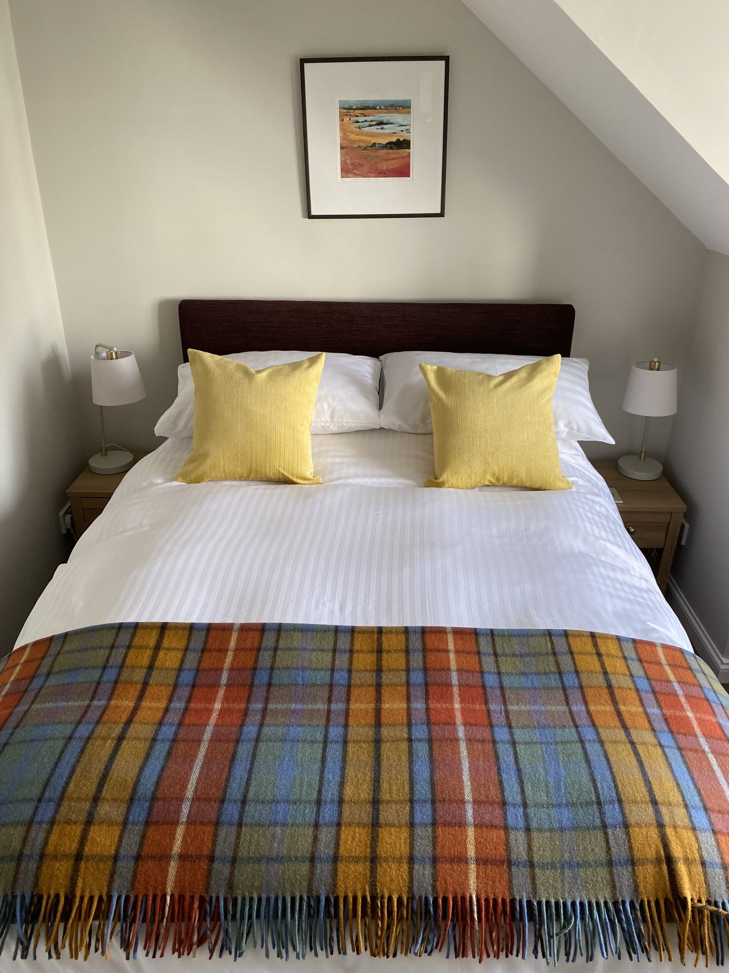 Elie double room at Honeypot Guesthouse, warm and cosy